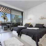 شقة Vivi Homes - Sana Pool, Sauna, Gym &