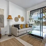 Vivi Homes - Sana Pool, Sauna, Gym & * توريمولينوس