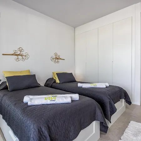 Vivi Homes - Sana Pool, Sauna, Gym & Lägenhet