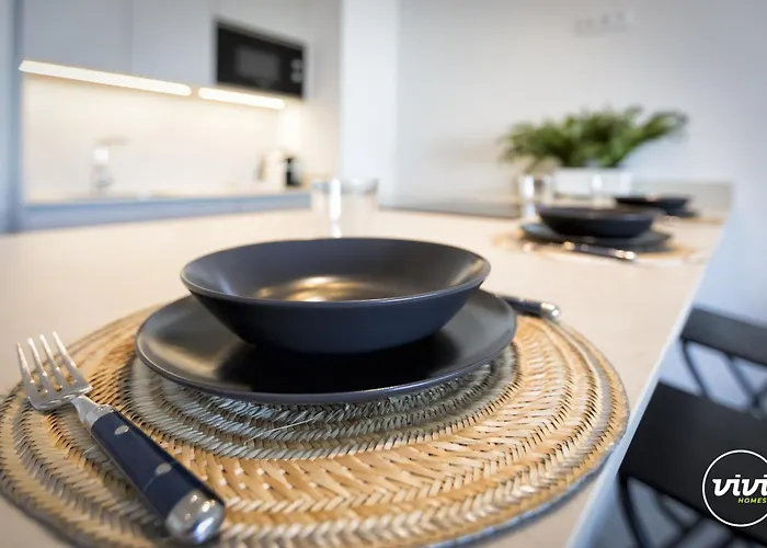 Lägenhet Vivi Homes - Sana Pool, Sauna, Gym &