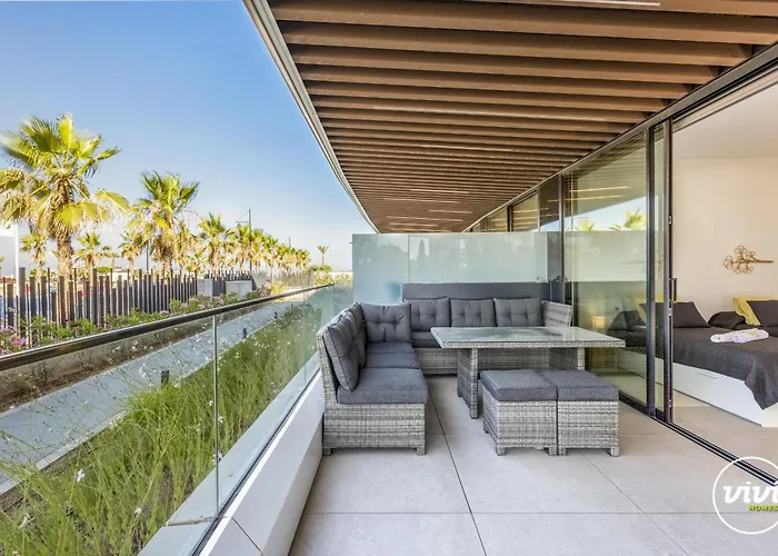 Vivi Homes - Sana Pool, Sauna, Gym & Lägenhet *