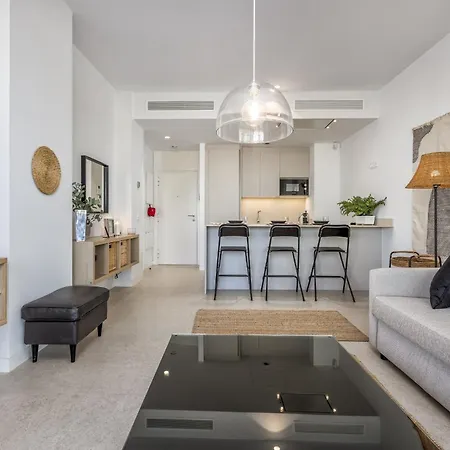 Vivi Homes - Sana Pool, Sauna, Gym & Διαμέρισμα Τορρεμολίνος